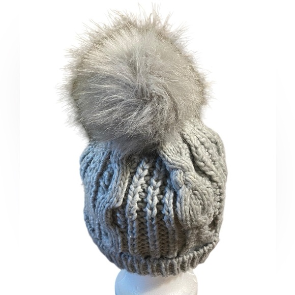 Cable Knit Fisherman Gray Beanie Hat With Fuzzy Pom Pom Classic Preppy Cozy Soft - Picture 5 of 8
